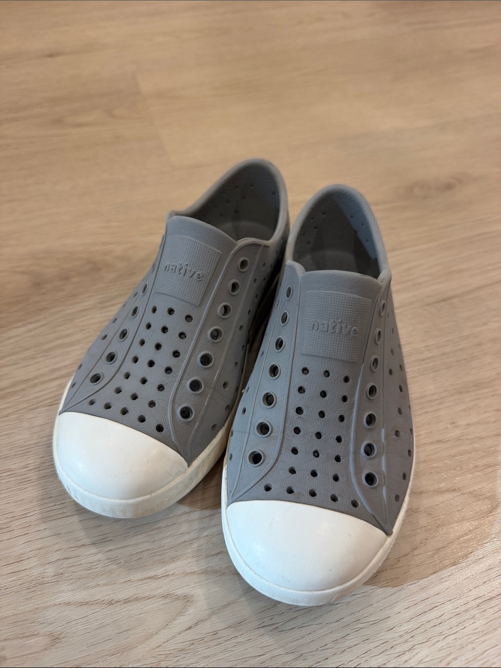 Native C12 Slip-On Kids Shoes in Grey and White